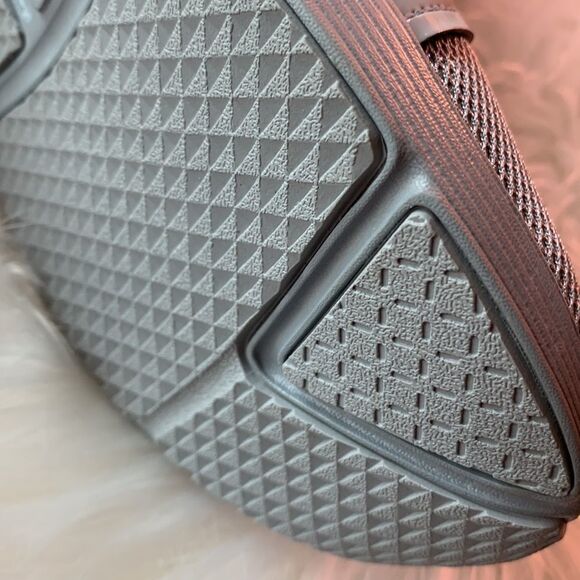 PUMA FIERCE CORE CROSS TRAINER SNEAKERS - Picture 11 of 16